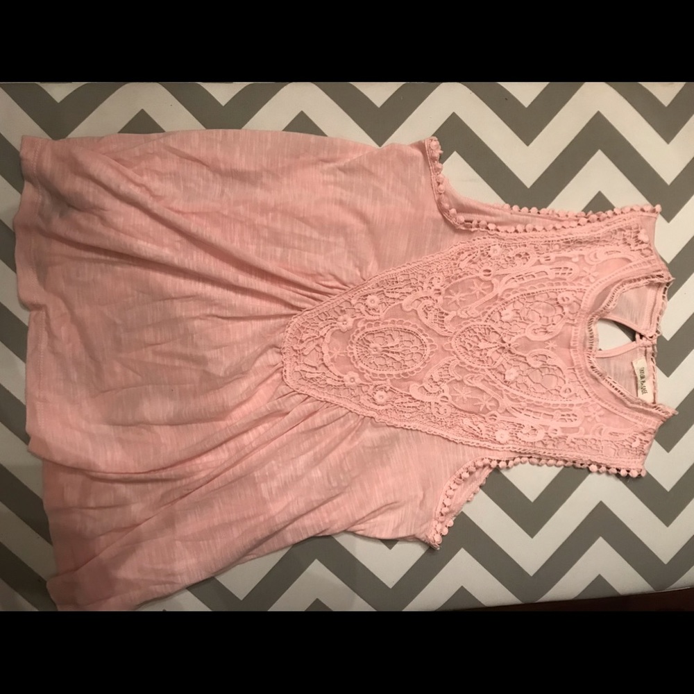 Taylor & Sage Flowy Tank in Excellent Condition